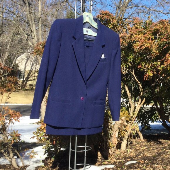 Club 54 Navy Blue Classic Jacket and Skirt  2PC Suit - Picture 2 of 5
